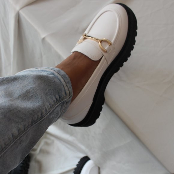 🚨FEW PAIRS LEFT// Chain detail White Platform Loafer - Picture 11 of 11